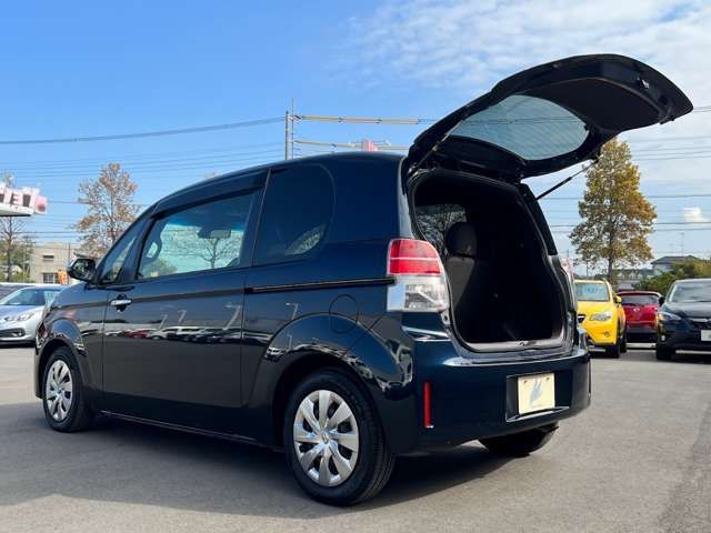Toyota SPADE 2016-09 184829-7