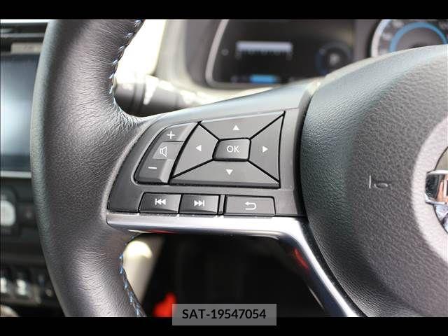 Nissan LEAF 2018-03 387127-28