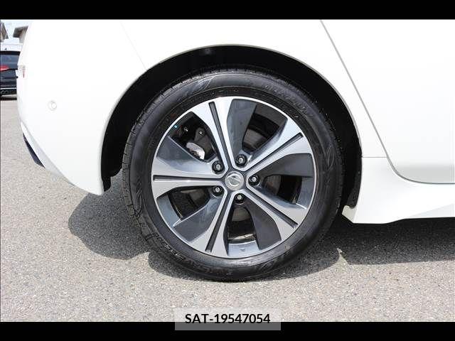 Nissan LEAF 2018-03 387127-17