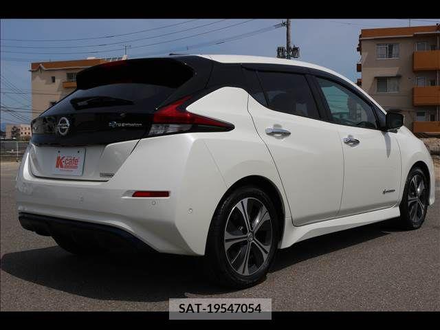 Nissan LEAF 2018-03 387127-4