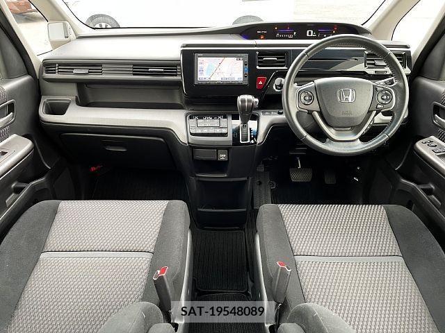 Honda STEP WGN 2017-07 214480-1