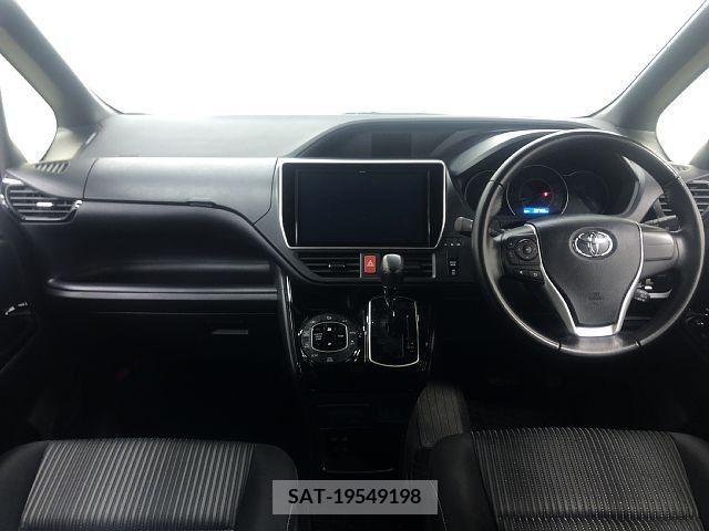 Toyota NOAH 2020-04 279526-1