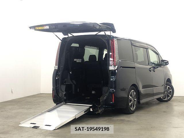 Toyota NOAH 2020-04 279526-0