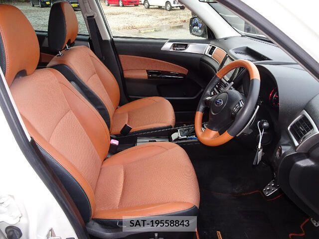 Subaru EXIGA CROSSOVER 2015-06 214698-6