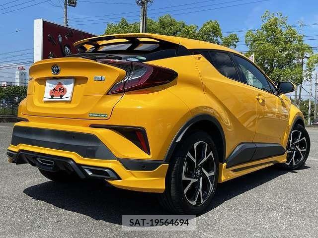 Toyota C-HR 2018-07 351726-2