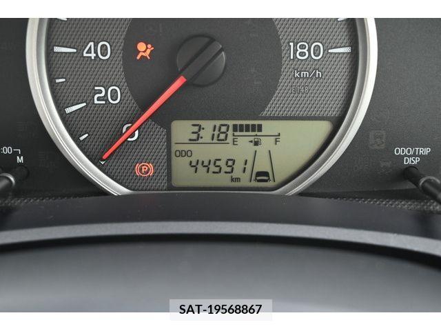 Toyota COROLLA AXIO 2015-04 264673-27