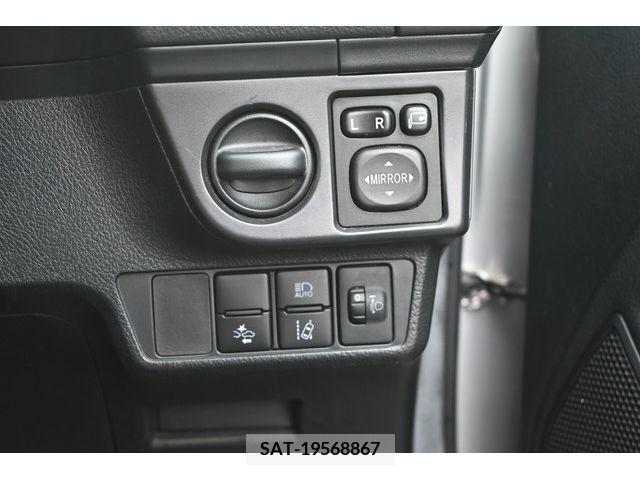 Toyota COROLLA AXIO 2015-04 264673-21