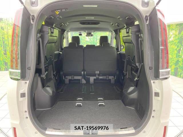 Toyota NOAH 2020-06 321664-11