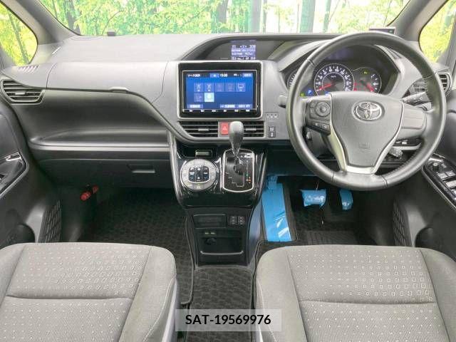 Toyota NOAH 2020-06 321664-1