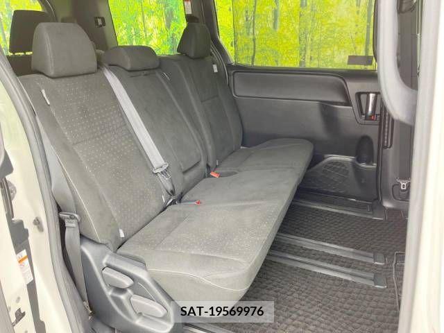 Toyota NOAH 2020-06 321664-9