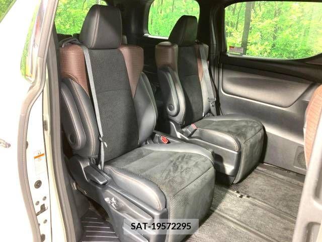 Toyota ALPHARD 2016-10 299348-9