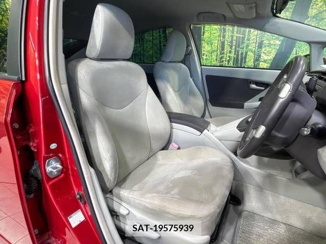 Toyota PRIUS 2011-04 366518-8