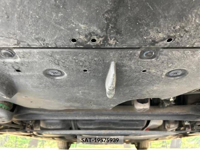 Toyota PRIUS 2011-04 366518-19