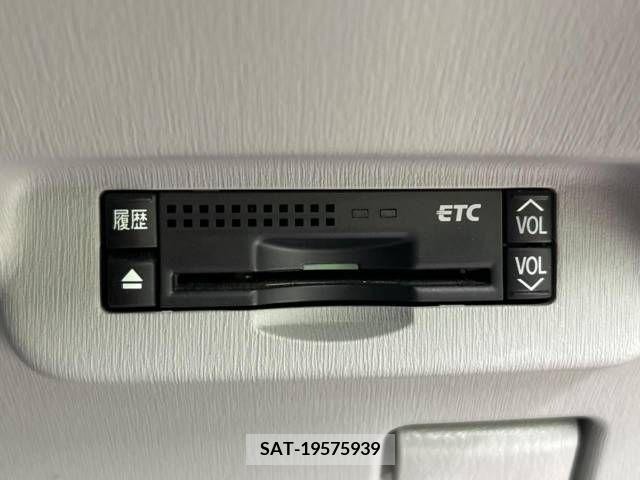 Toyota PRIUS 2011-04 366518-7