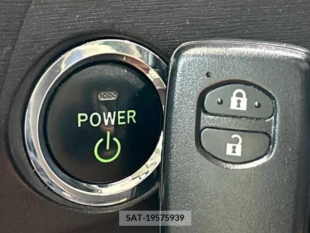Toyota PRIUS 2011-04 366518-6