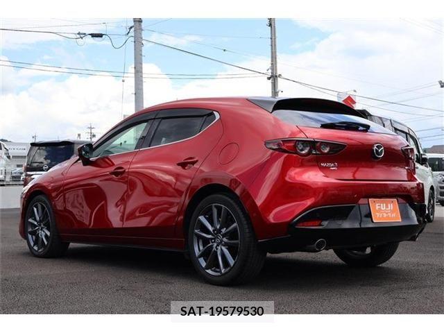 Mazda MAZDA3 2019-06 301049-1