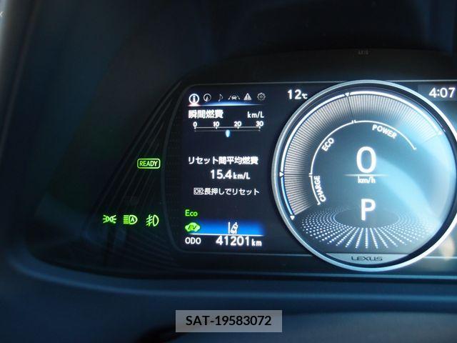 Lexus UX 2019-01 213179-10