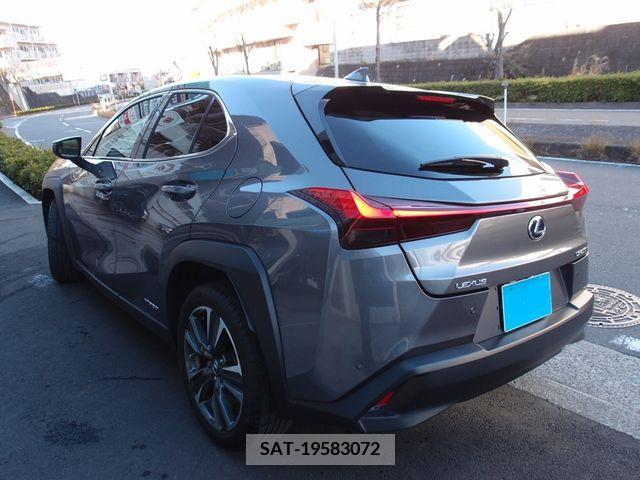 Lexus UX 2019-01 213179-2