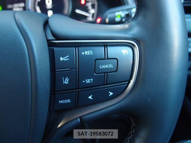 Lexus UX 2019-01 213179-12