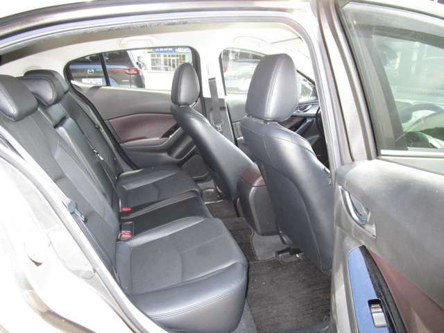 Mazda AXELA SPORT 2018-06 5331-16