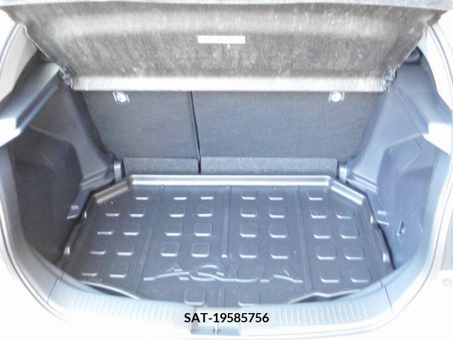 Toyota AQUA 2021-11 376496-11