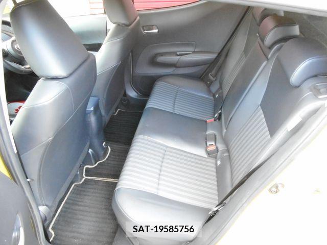Toyota AQUA 2021-11 376496-10