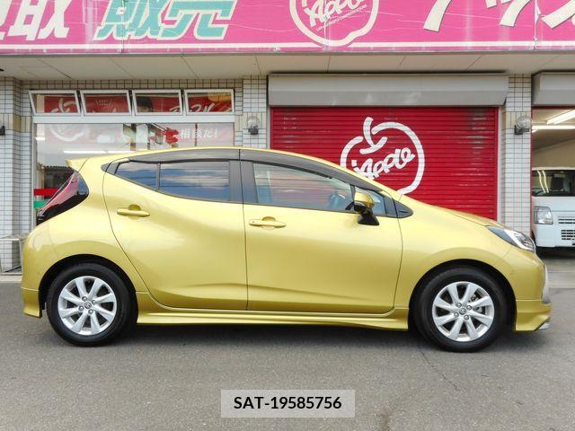 Toyota AQUA 2021-11 376496-5
