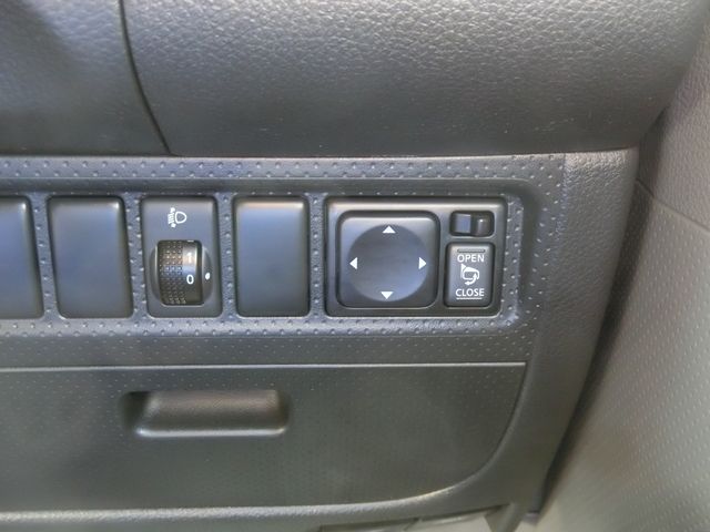 Nissan NV150 AD 2018-08 13342-10