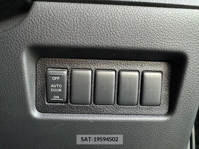 Nissan SERENA 2006-06 385217-11