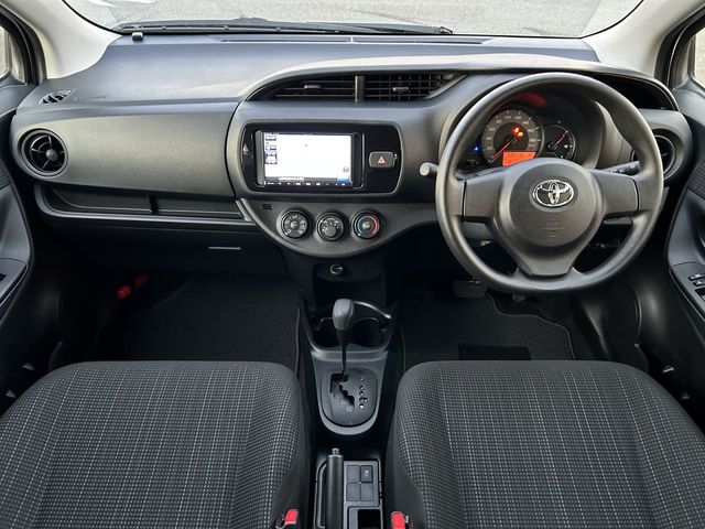 Toyota VITZ 2018-10 27385-2