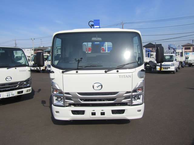 Mazda TITAN 2023-09 9423-1