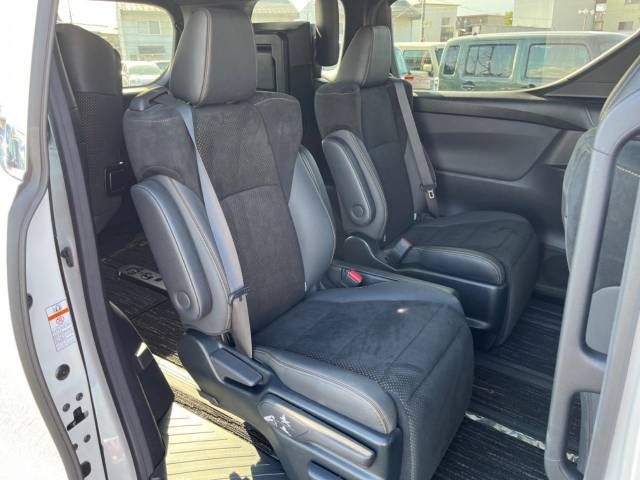 Toyota ALPHARD 2020-11 12713-9