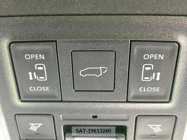 Toyota VOXY 2022-06 313572-5
