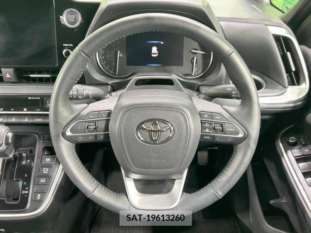 Toyota VOXY 2022-06 313572-12