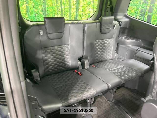 Toyota VOXY 2022-06 313572-10