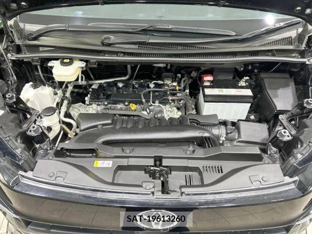 Toyota VOXY 2022-06 313572-19