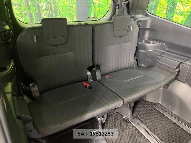 Toyota VOXY 2023-04 204401-10