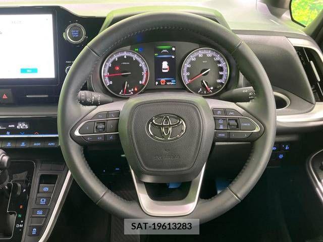 Toyota VOXY 2023-04 204401-12