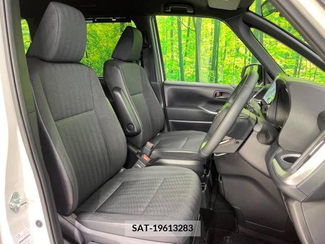 Toyota VOXY 2023-04 204401-8