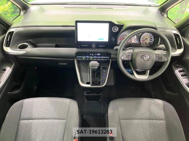 Toyota VOXY 2023-04 204401-1