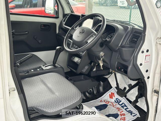 Nissan CLIPPER 2017-09 302144-1
