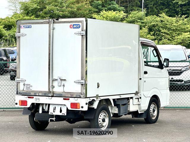 Nissan CLIPPER 2017-09 302144-2