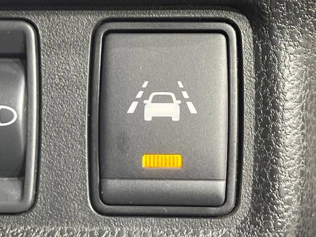 Nissan NOTE 2018-10 182303-5