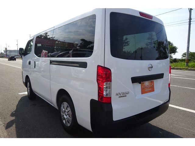 Nissan NV350 Caravan 2017-05 21958-1