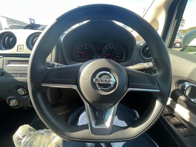 Nissan NOTE 2017-09 27662-1