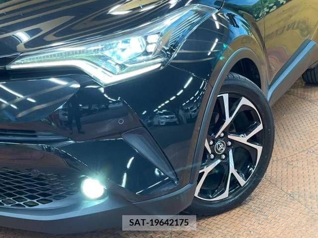 Toyota C-HR 2017-02 322949-12