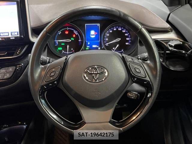 Toyota C-HR 2017-02 322949-11