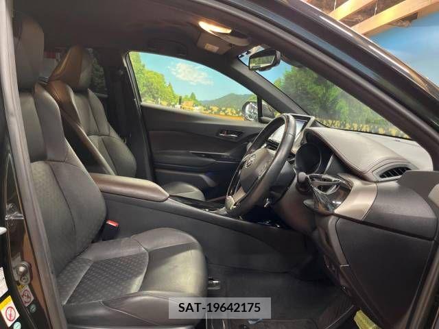 Toyota C-HR 2017-02 322949-8