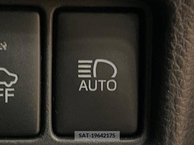 Toyota C-HR 2017-02 322949-6
