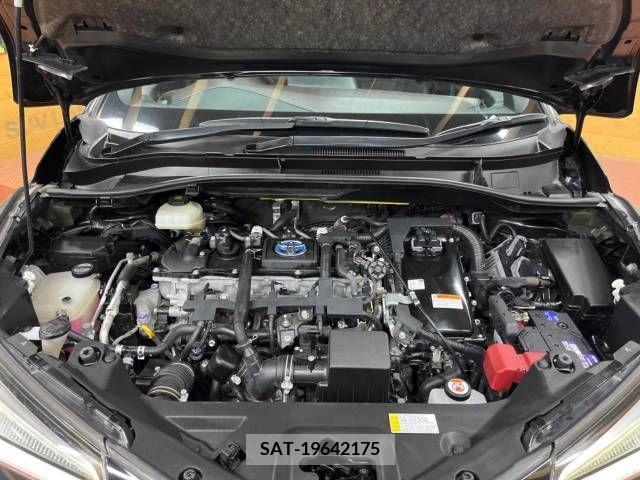 Toyota C-HR 2017-02 322949-18